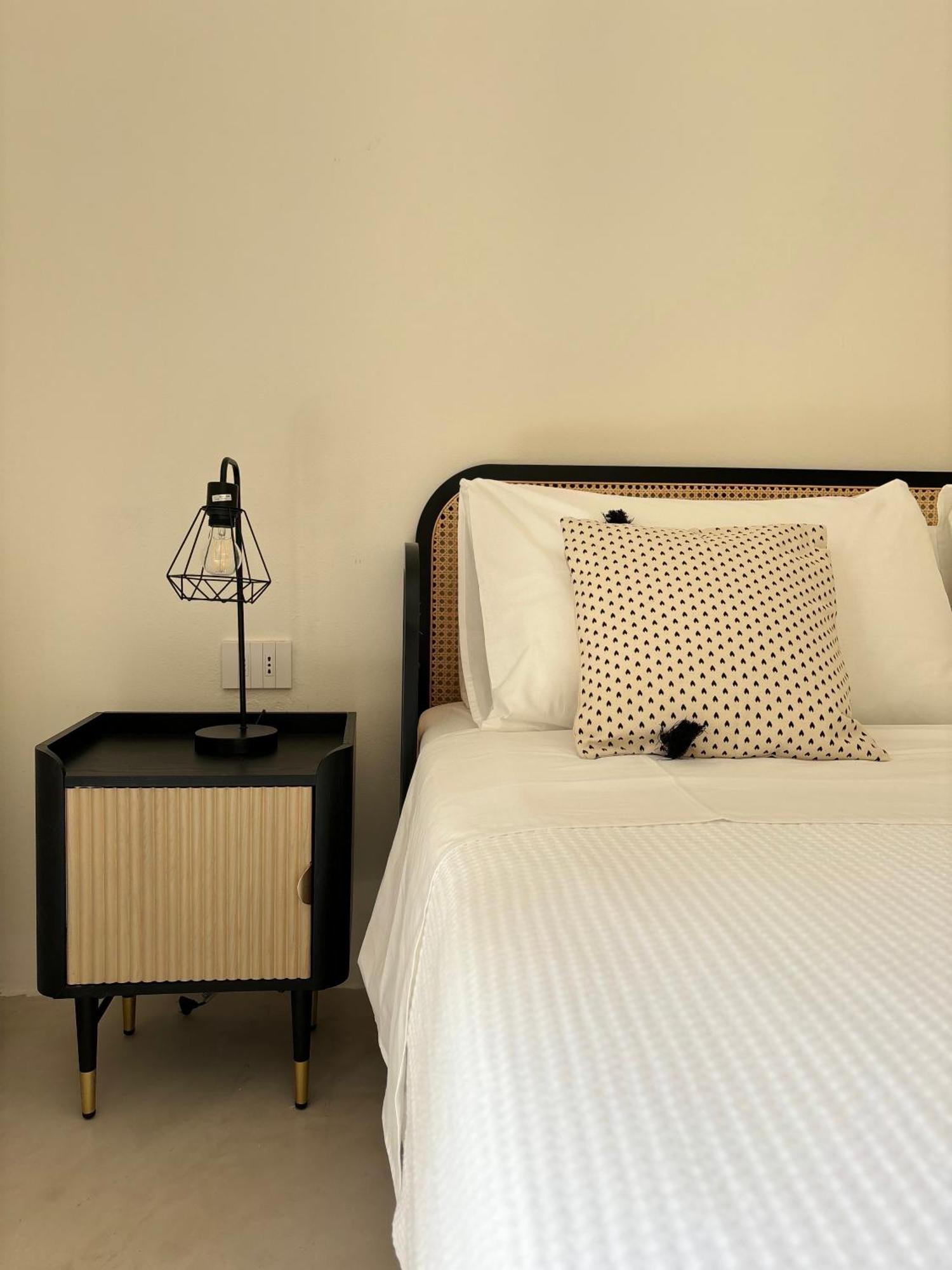 Alora Boutique Suites Lecce Exterior photo